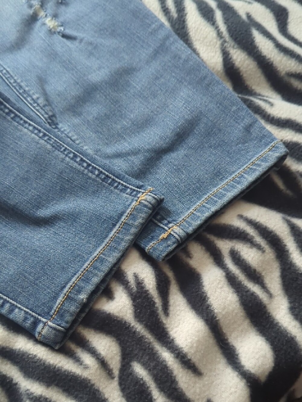 torrid Light Blue Ripped Skinny Jeans - Picture 3 of 7